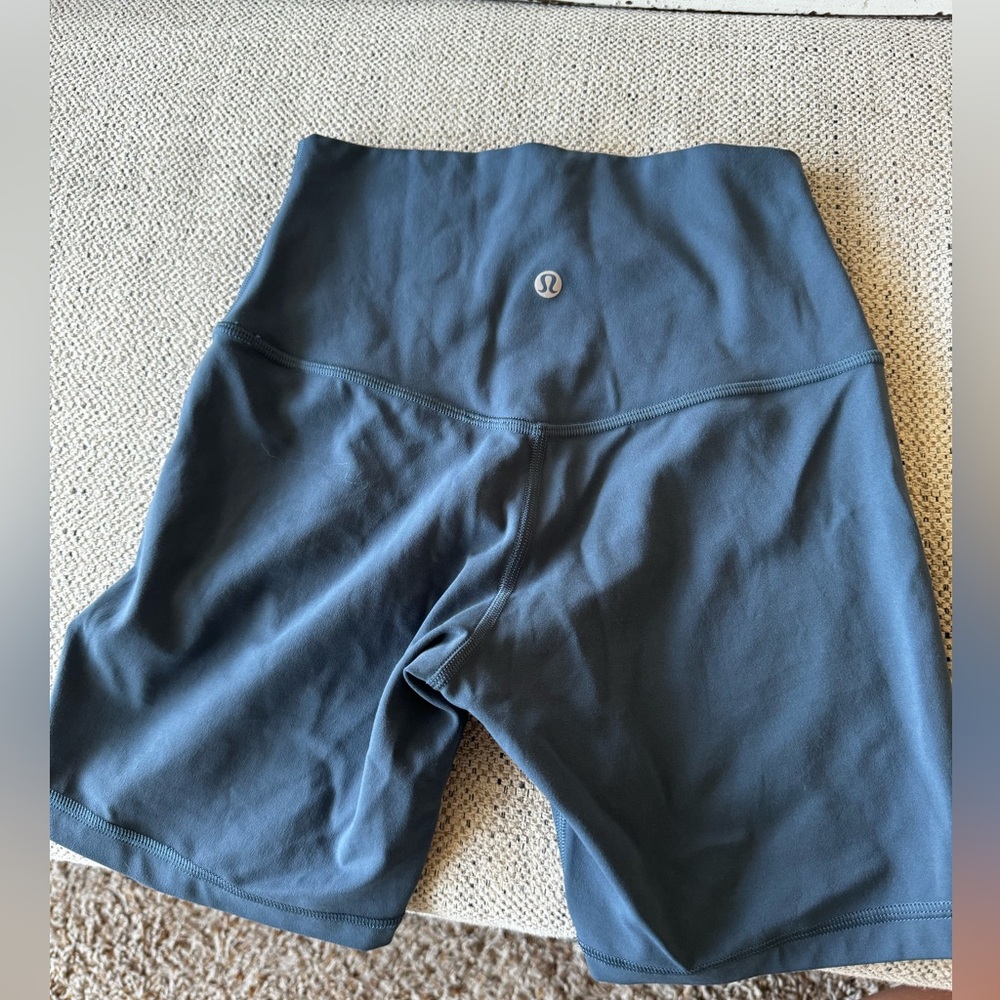 Lululemon - Align High Rise Shorts 6”